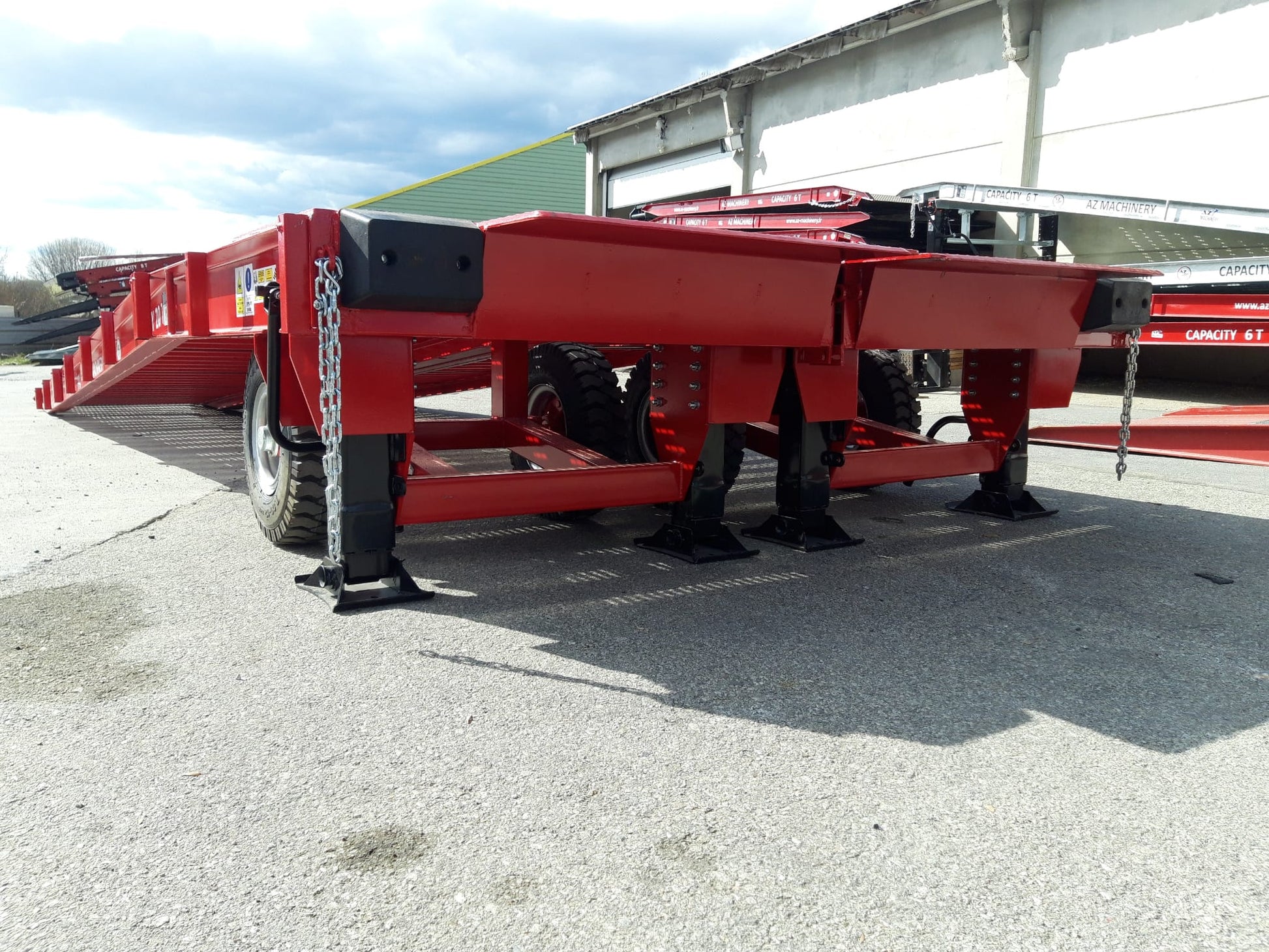 Descubre la robustez y versatilidad de nuestra rampa Big Foot, con capacidad para 20 toneladas. Diseñada para cargas pesadas, garantiza carga y descarga seguras.