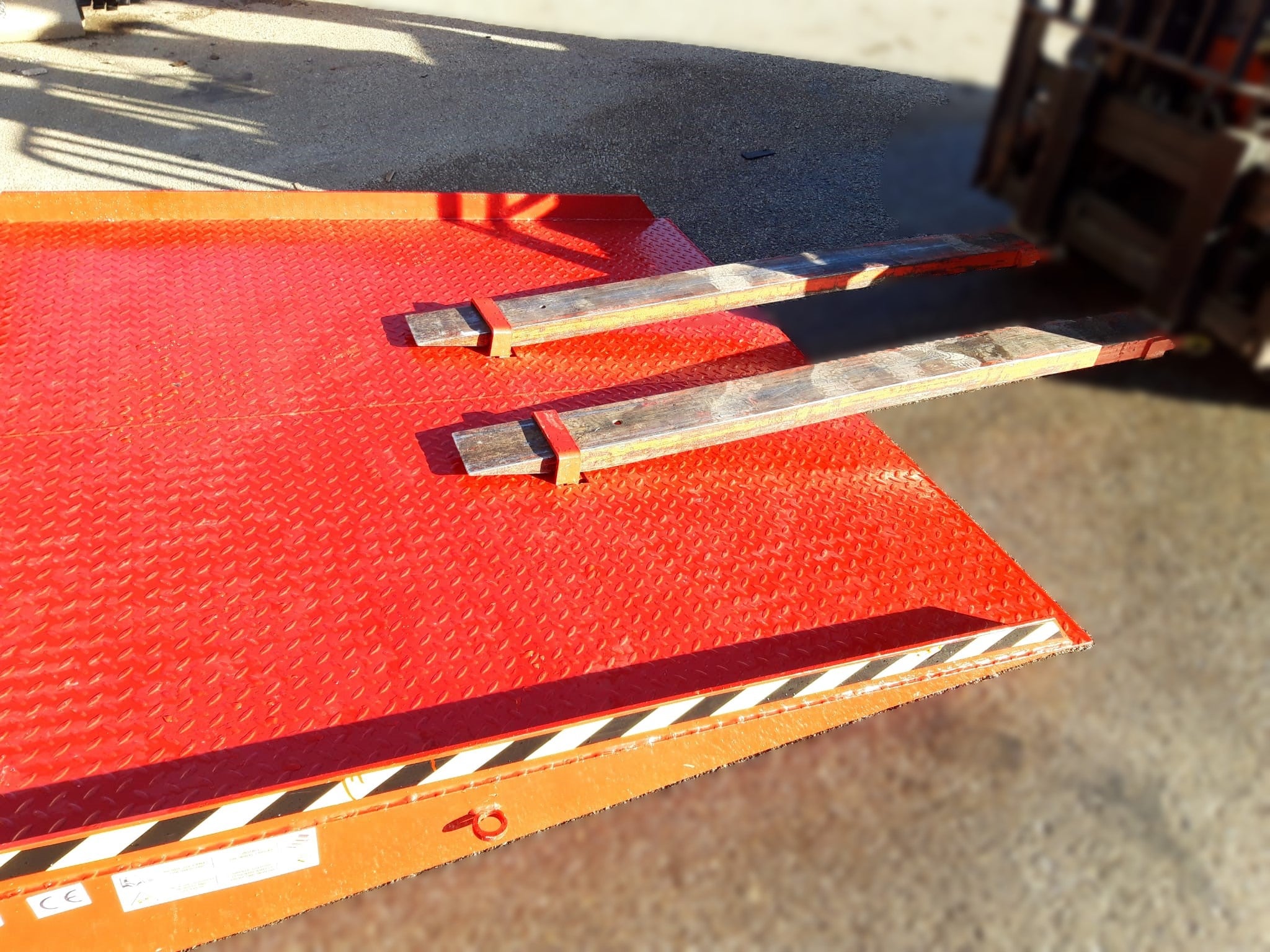 Rampa de acceso para contenedor de basura en el suelo - AZ Ramp - – Az ...