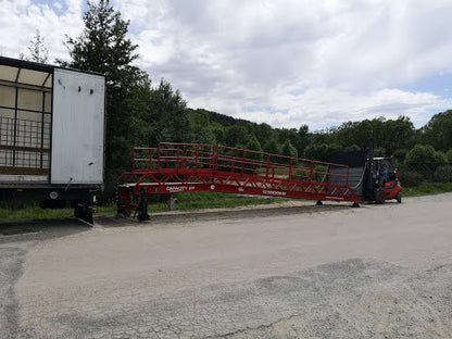  Descubre la versatilidad y eficacia de la rampa móvil STAR OTC en nuestra video de demostración. Con capacidad para 8000 kg, esta rampa es ideal para cargar y descargar de manera segura y eficiente una variedad de mercancías. Aprende cómo maximizar la productividad en tus operaciones logísticas con esta innovadora solución de AZ RAMP.